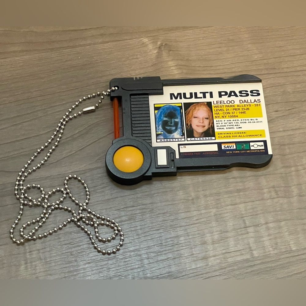 Lootcrate Official Leeloo Fifth Element Multipass Accessory / Prop
